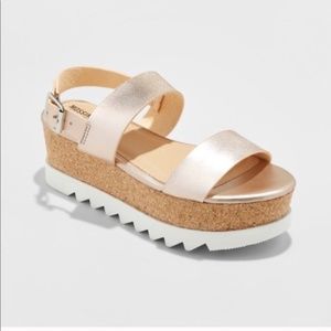 Rose Gold Platform Sandal 90s Like Steve Madden